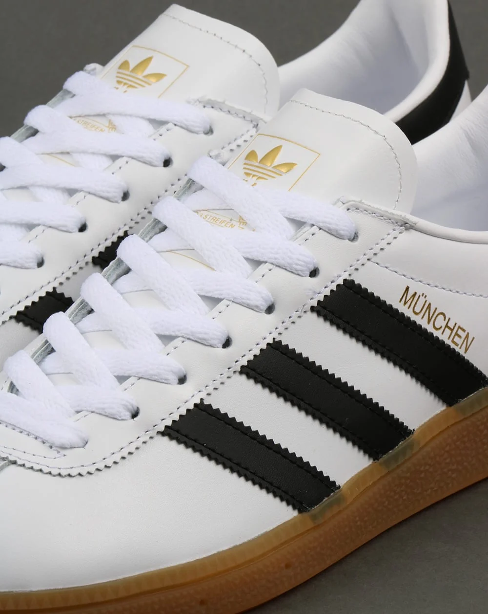 Adidas Munchen Trainers White/Black - Image 3