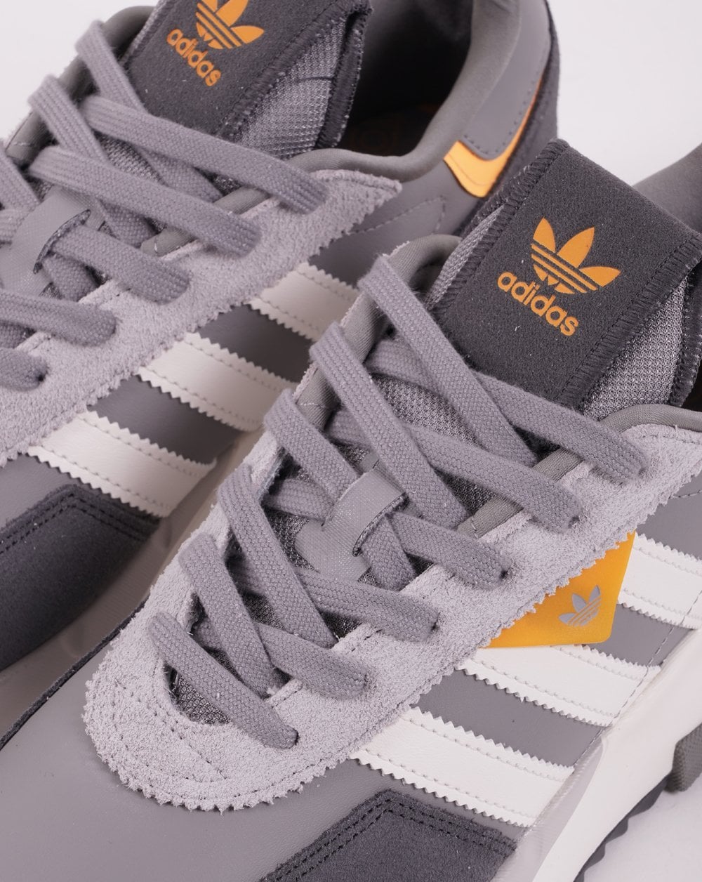 Adidas Retropy F2 Trainers Grey/White/Gold - Image 4