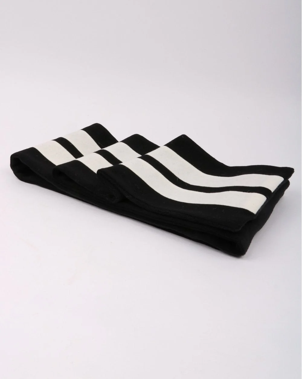 Campion Wool Scarf Black/white - Image 2