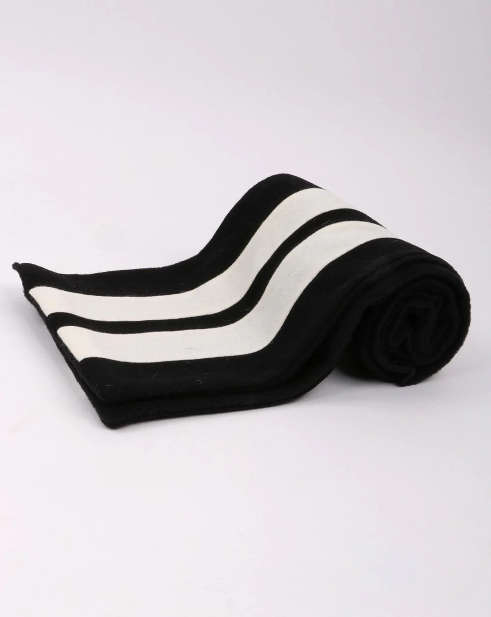 Campion Wool Scarf Black/white - Image 3