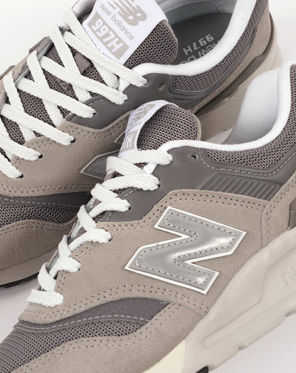 New Balance 997 Trainers Grey - Image 3